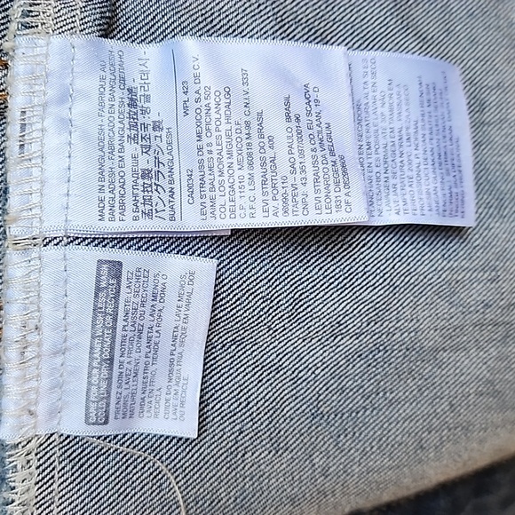 Levi's Distressed Blue Denim Jacket - Picture 5 of 6